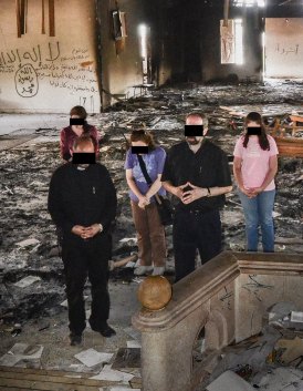 assyrian-christians-returned-to-their-church-after-it-was-destroyed-by-islamic-extremists
